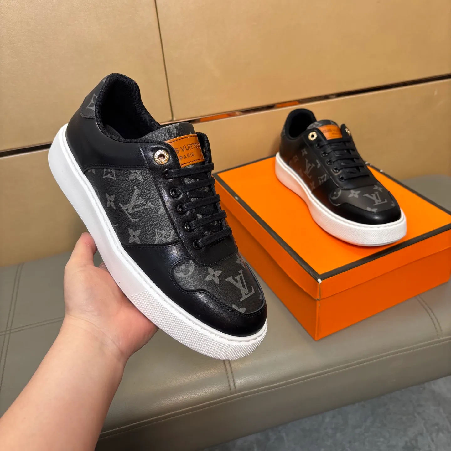 Men's shoes P400 🔆🔆👉【LV Louis Vuitton】The latest men's casual and fashionable men's shoes👟Best for all seasons💥Simple and elegant style, exclusive for trendy men, unique latest brand elements👑High-quality imported printed leather upper + cowhide, pigskin feet, fashionable and generous✅wear-resistant rubber outsole! Actual shooting🎬38-44